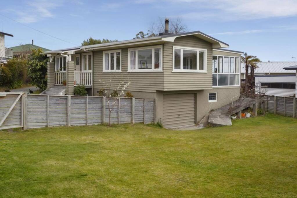Adventurers Retreat Villa Taupo Exterior photo